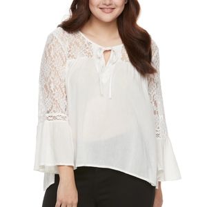 Mudd 2X Bell Sleeve Lace Peasant Top            2C